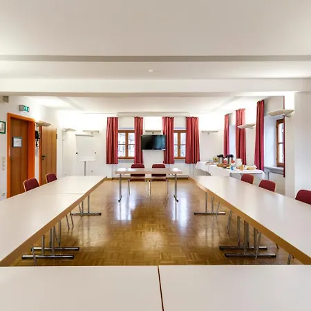 Jugendherberge Regensburg Auberge de jeunesse *